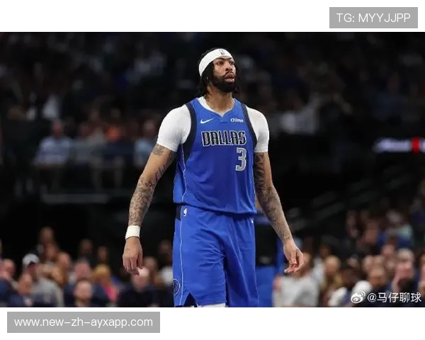 安东尼·戴维斯攻防两端统治篮下，湖人内线护城河